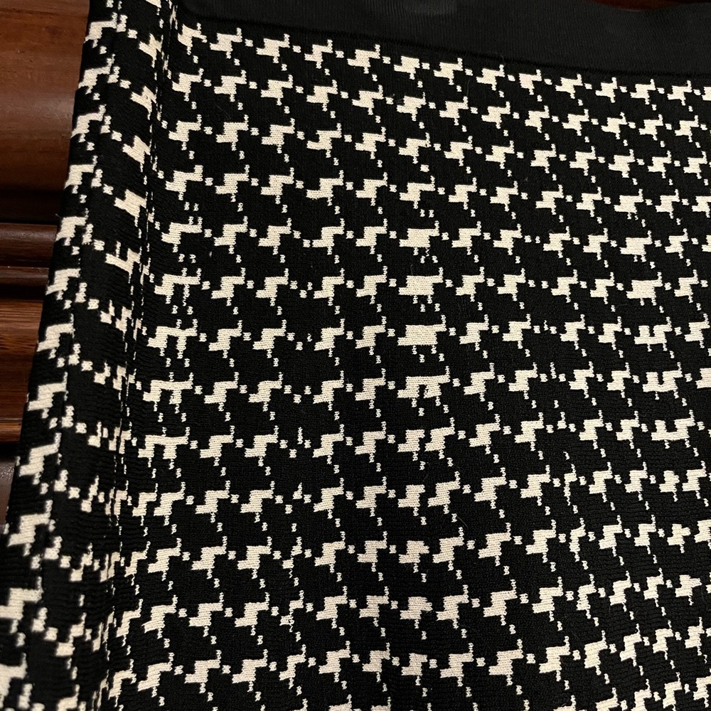 Max Studio Black and White Houndstooth A Line Skirt Large - Picture 2 of 4